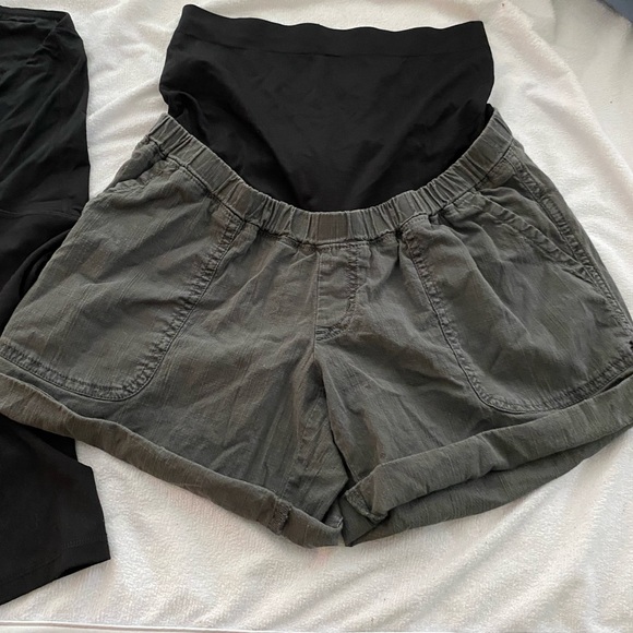 2 pairs of comfy maternity shorts! EUC WORN ONCE OR TWICE! - Picture 4 of 7